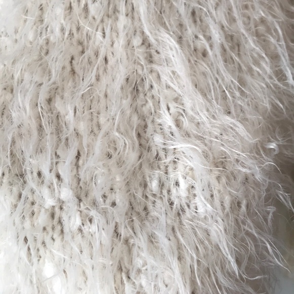 White crop sweater - Picture 2 of 4